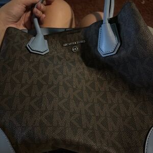 Micheal Kors purse